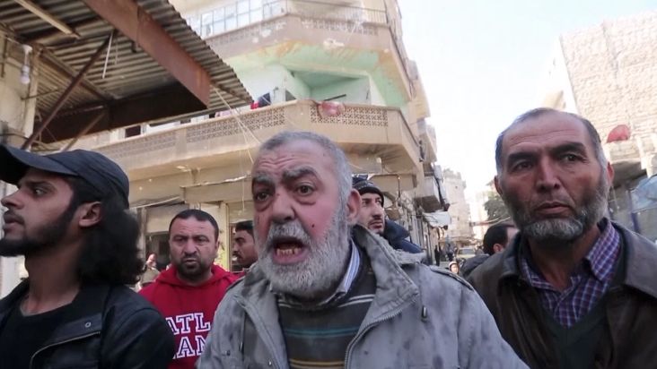 Při náletech syrské armády v Idlibu umírali civilisté včetně dětí